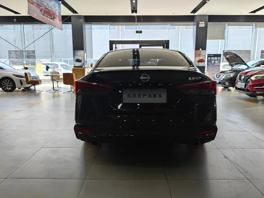 NISSAN TEANA 2023