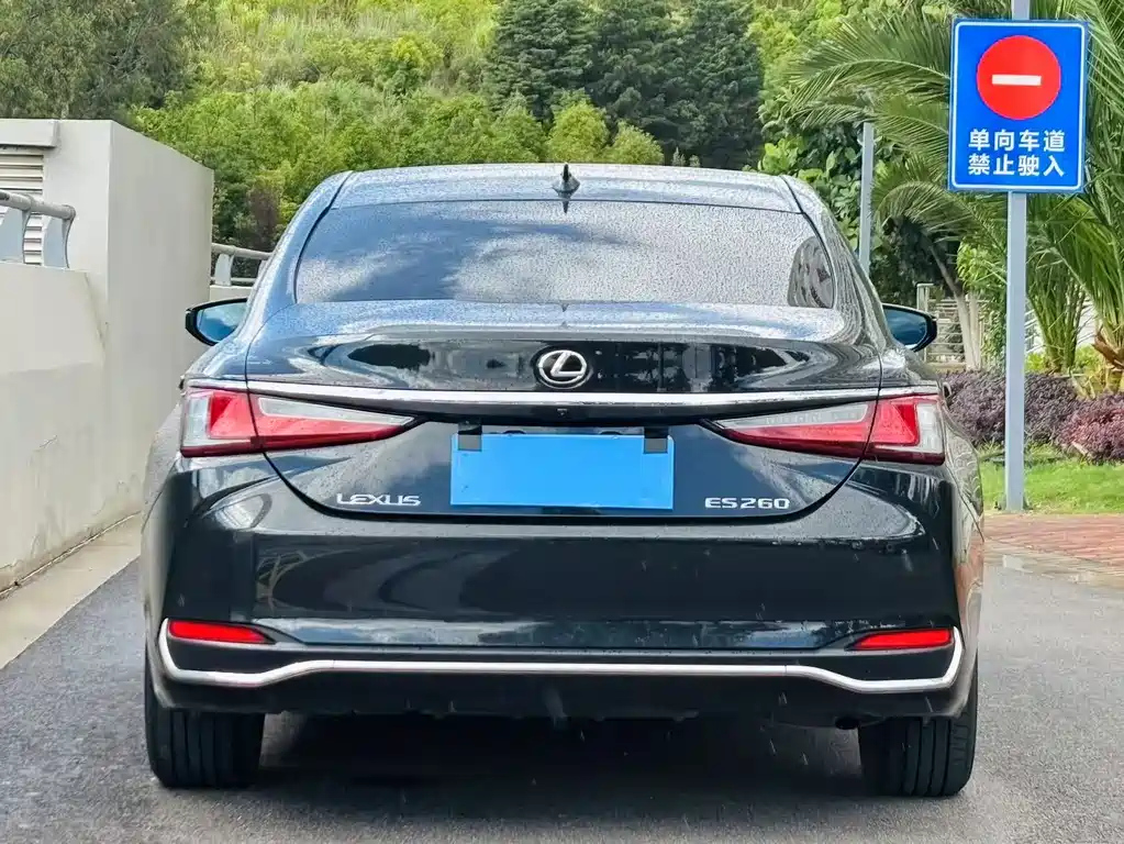 LEXUS ES 2021
