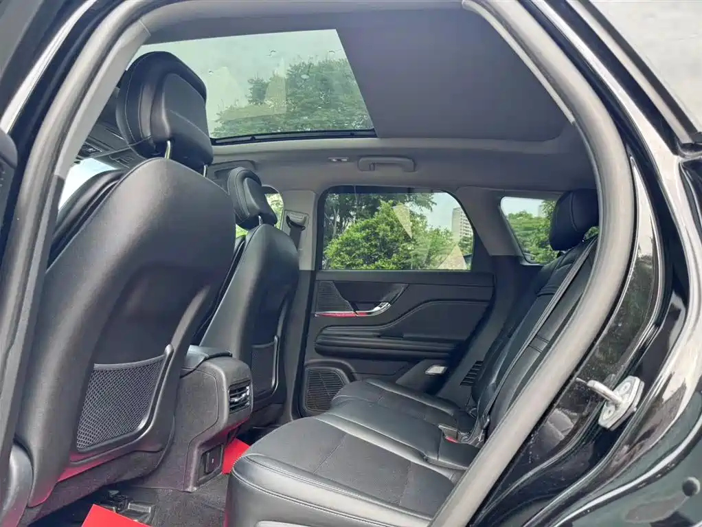 LINCOLN ADVENTURER 2021