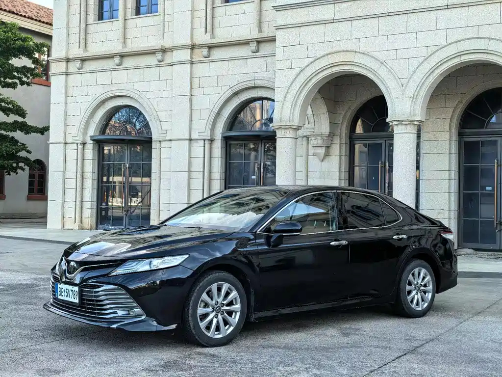 TOYOTA CAMRY 2019