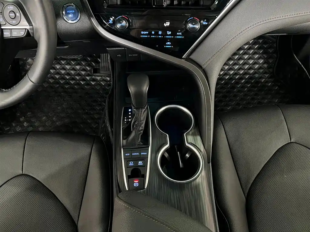 TOYOTA CAMRY 2022