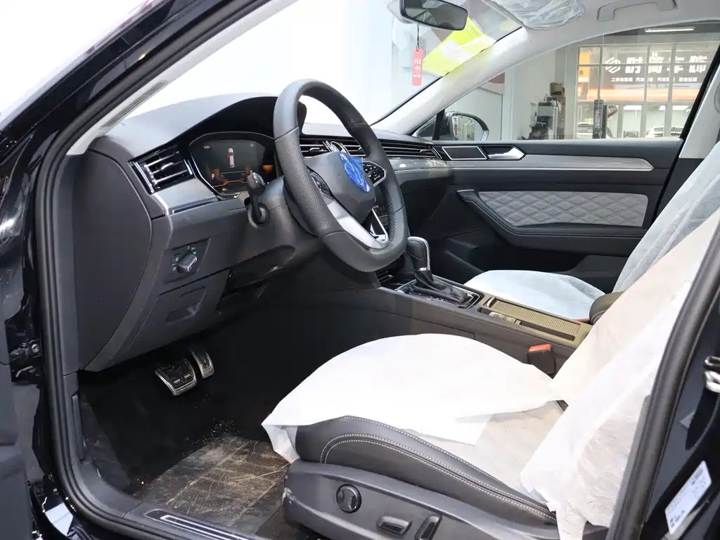VOLKSWAGEN MAGOTAN 2024