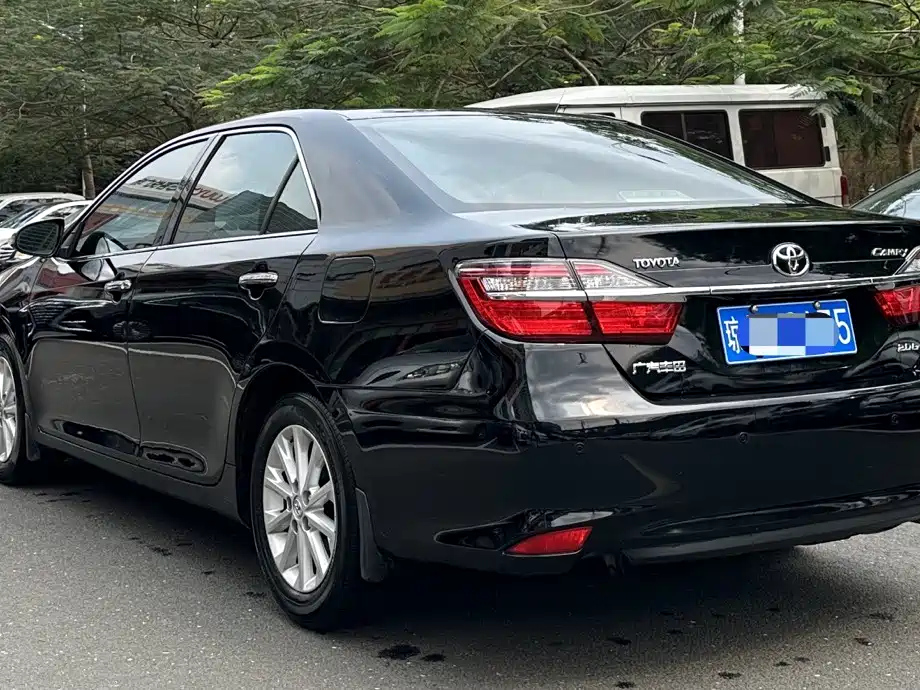TOYOTA CAMRY 2016