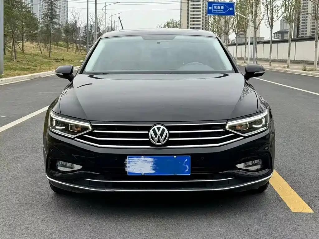 VOLKSWAGEN MAGOTAN 2020