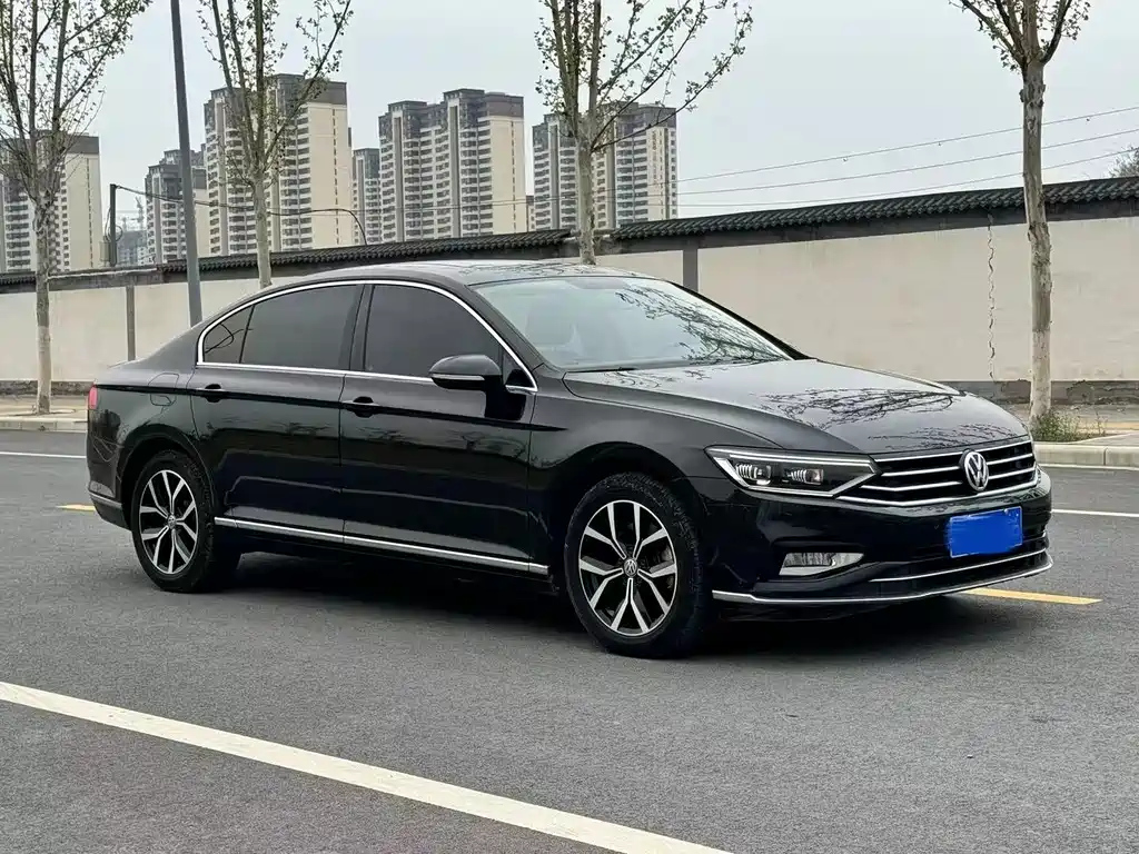VOLKSWAGEN MAGOTAN 2020