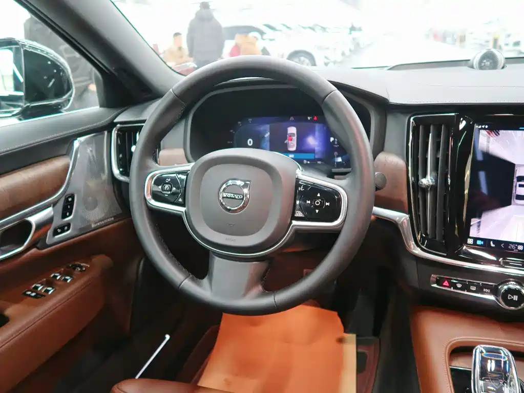 VOLVO S90 2023