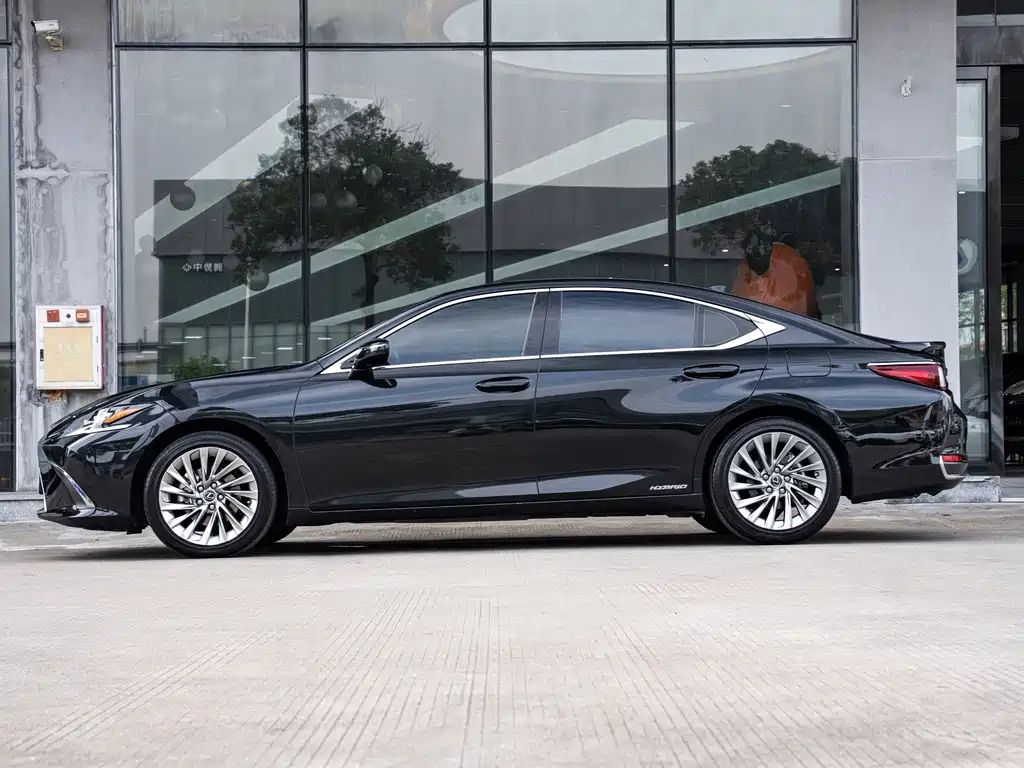 LEXUS ES 2022