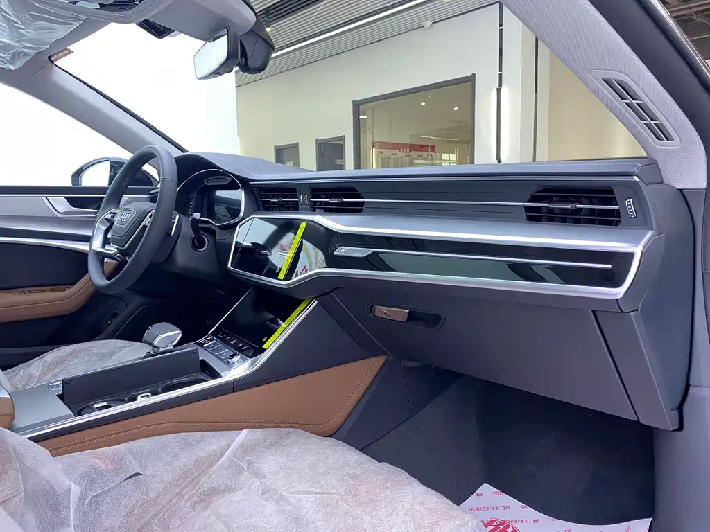 AUDI A7L 2024