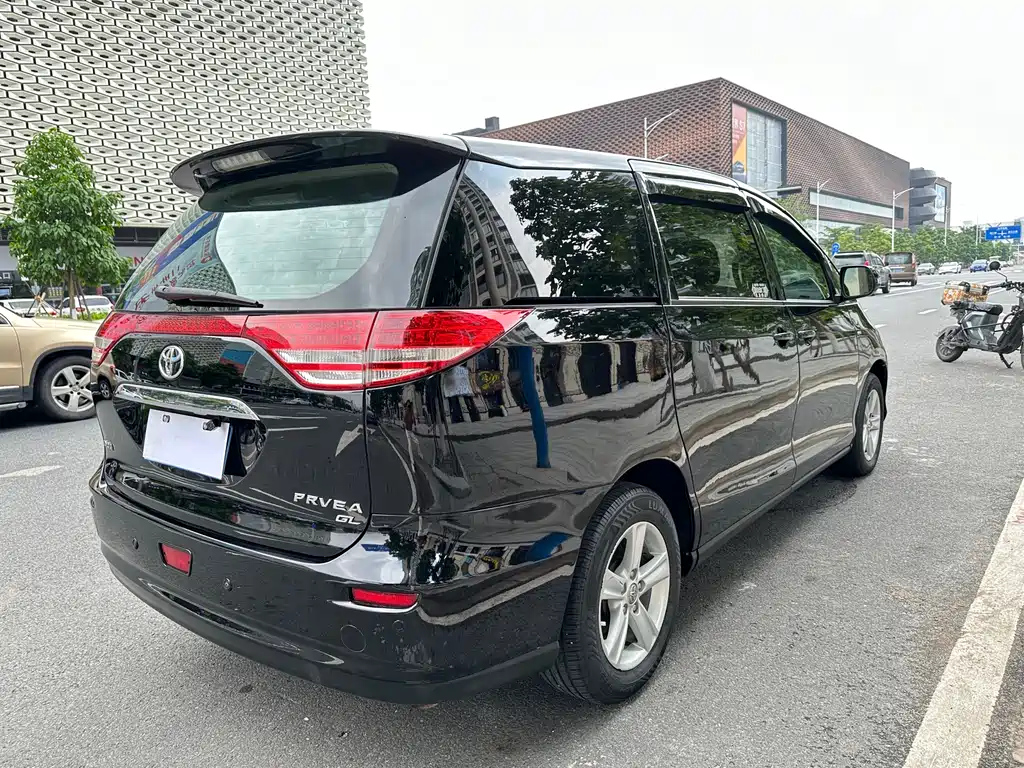 TOYOTA PREVIA 2009
