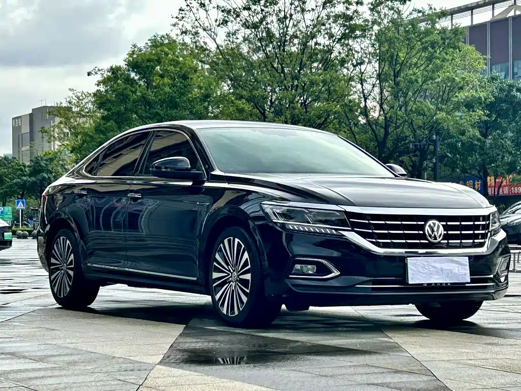 VOLKSWAGEN PASSAT 2020