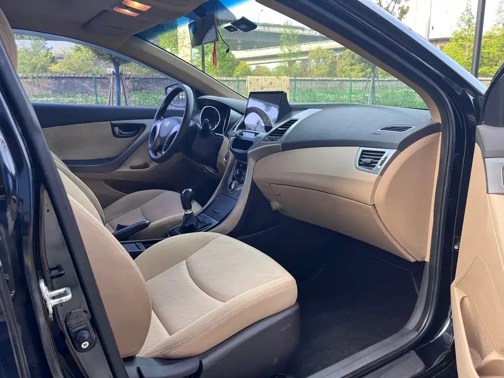 HYUNDAI ELANTRA 2013