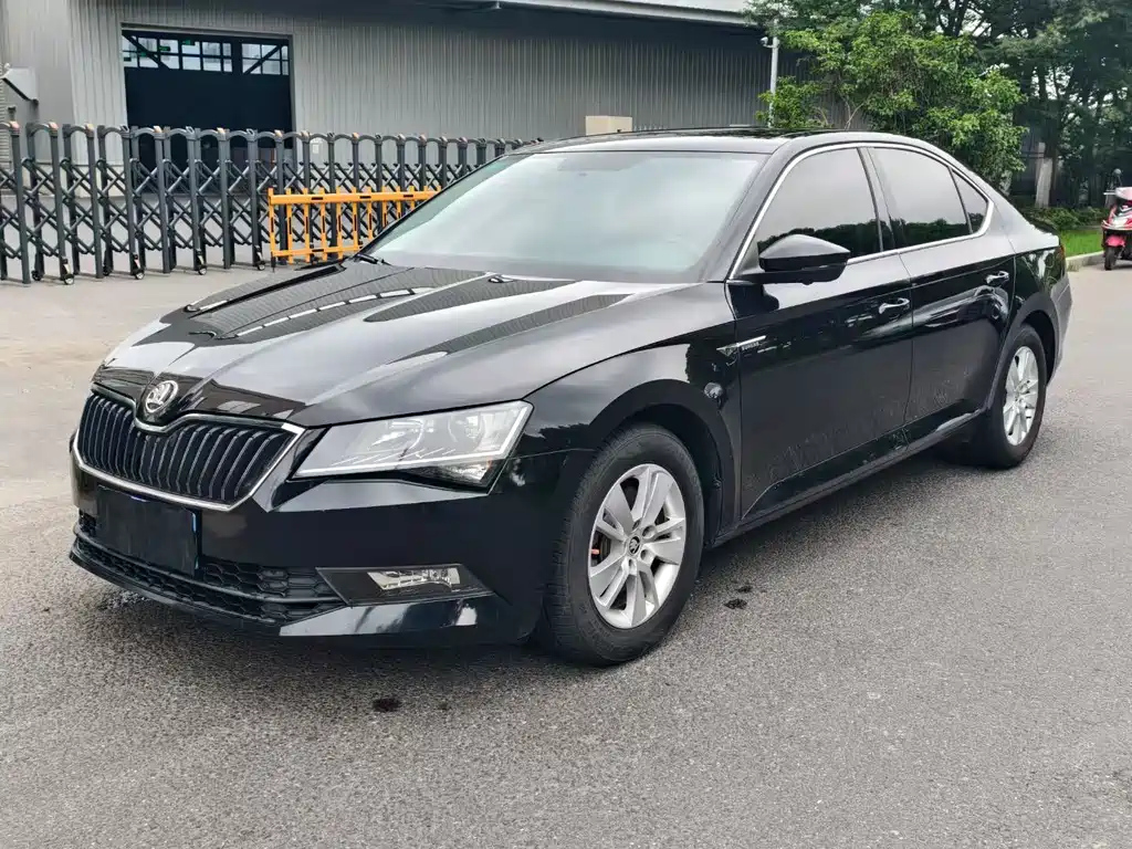 SKODA SUPERB 2018