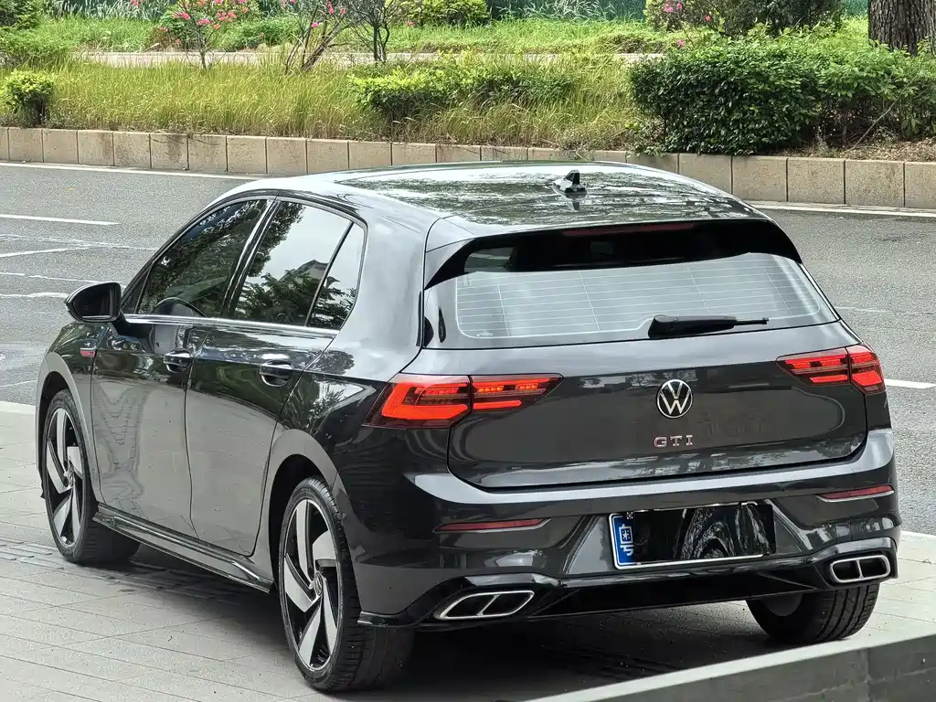 VOLKSWAGEN GOLF 2022