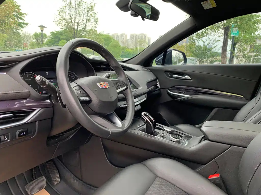 CADILLAC XT4 2021