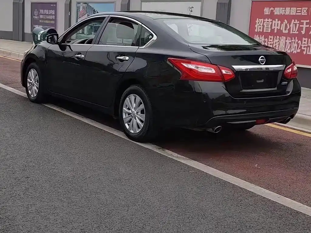 NISSAN TEANA 2018