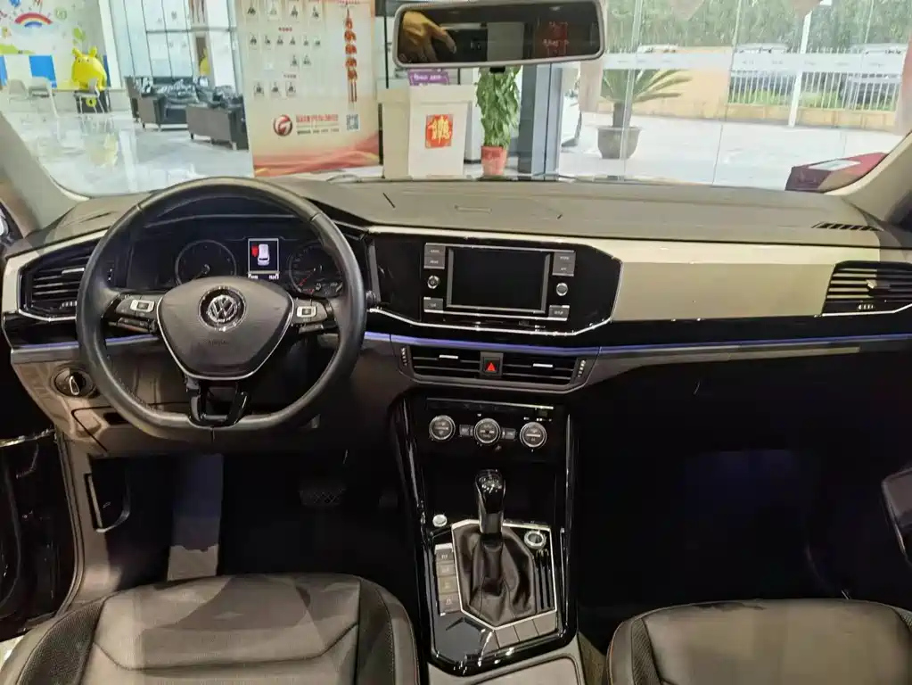 VOLKSWAGEN TAYRON 2020