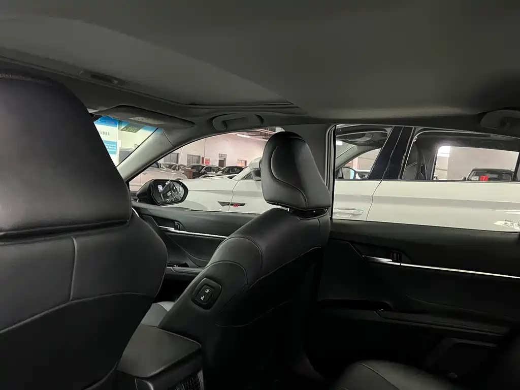 TOYOTA CAMRY 2018