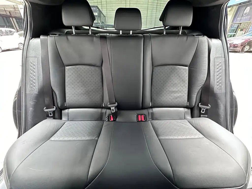TOYOTA IZOA 2020