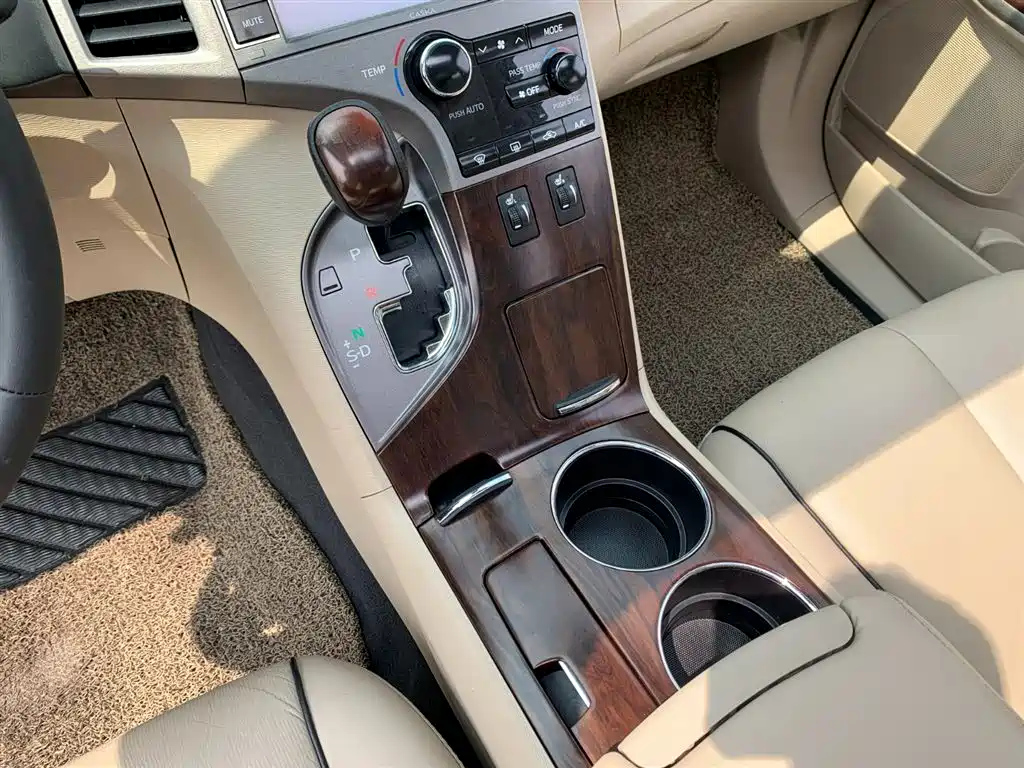TOYOTA VENZA IMPORT 2014