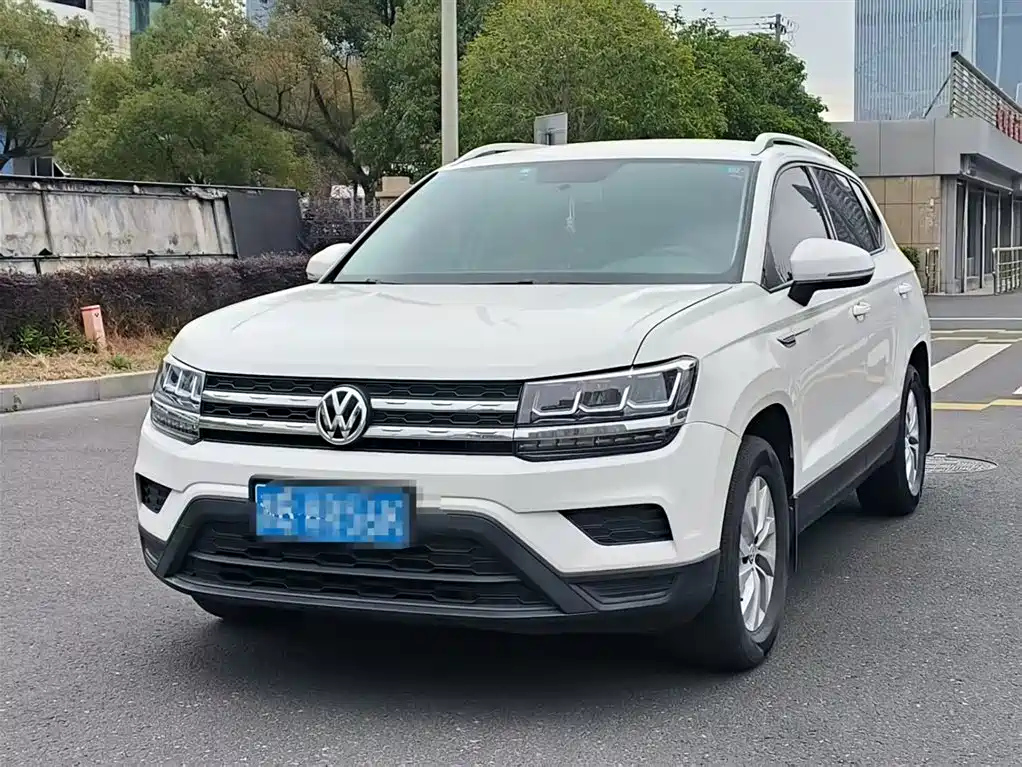 VOLKSWAGEN THARU 2020