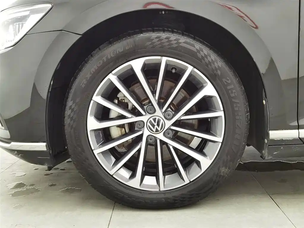 VOLKSWAGEN MAGOTAN 2020