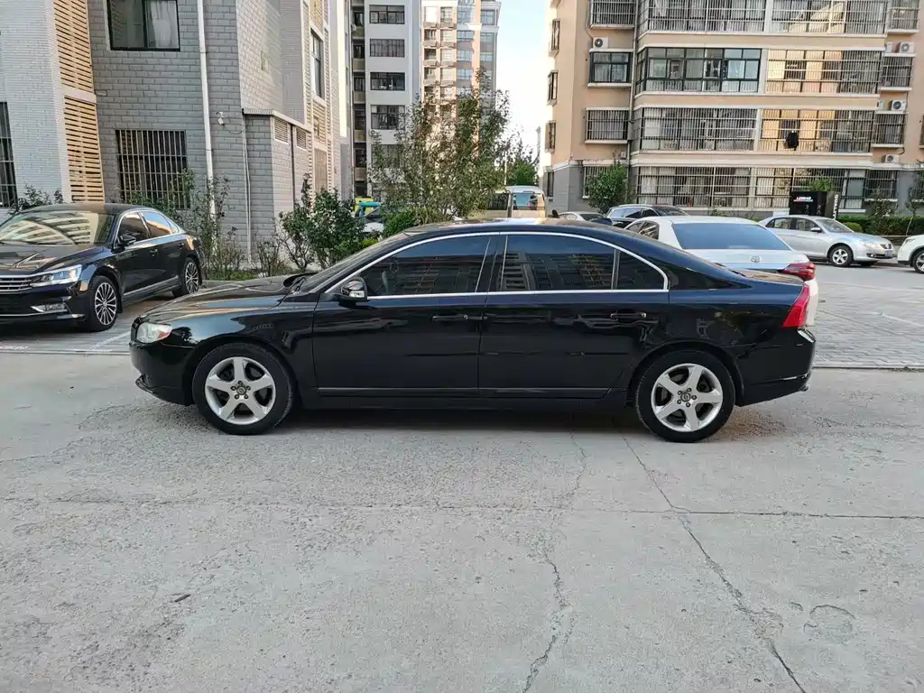 VOLVO S80L 2009