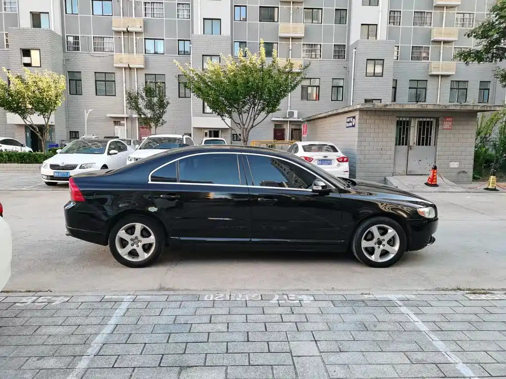 VOLVO S80L 2009