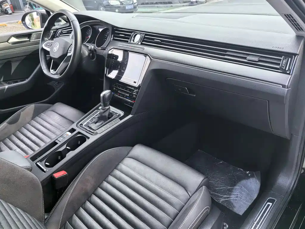 VOLKSWAGEN MAGOTAN 2021