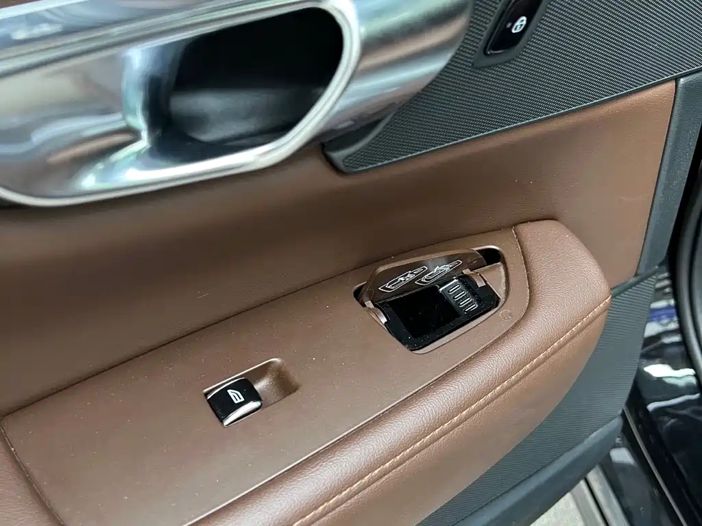 VOLVO S90 2023