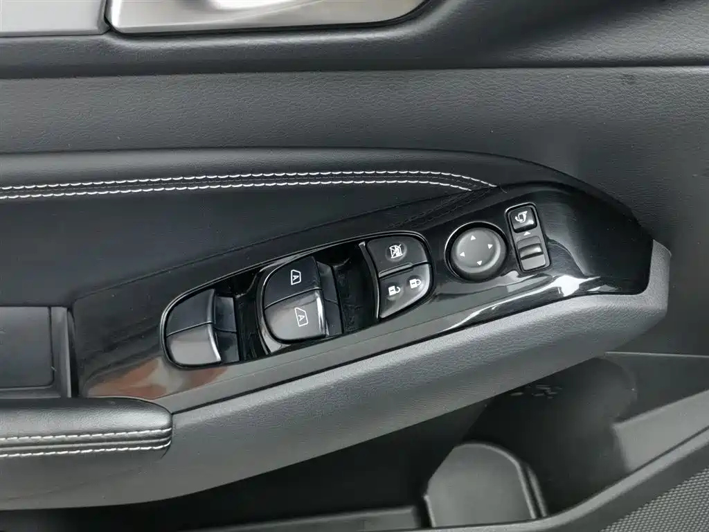 NISSAN TEANA 2021
