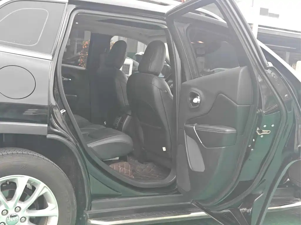 JEEP CHEROKEE 2020