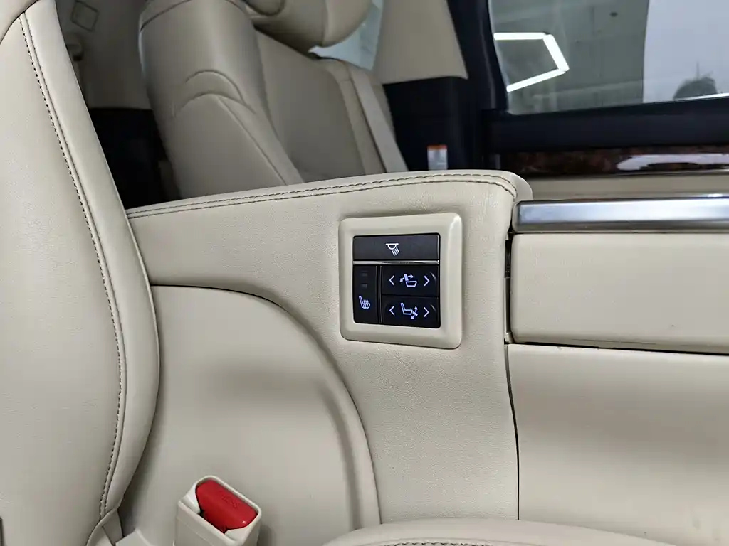 TOYOTA ALPHARD 2018