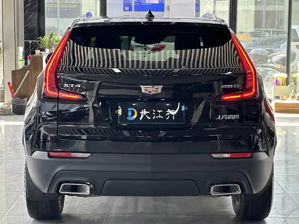 CADILLAC XT4 2021