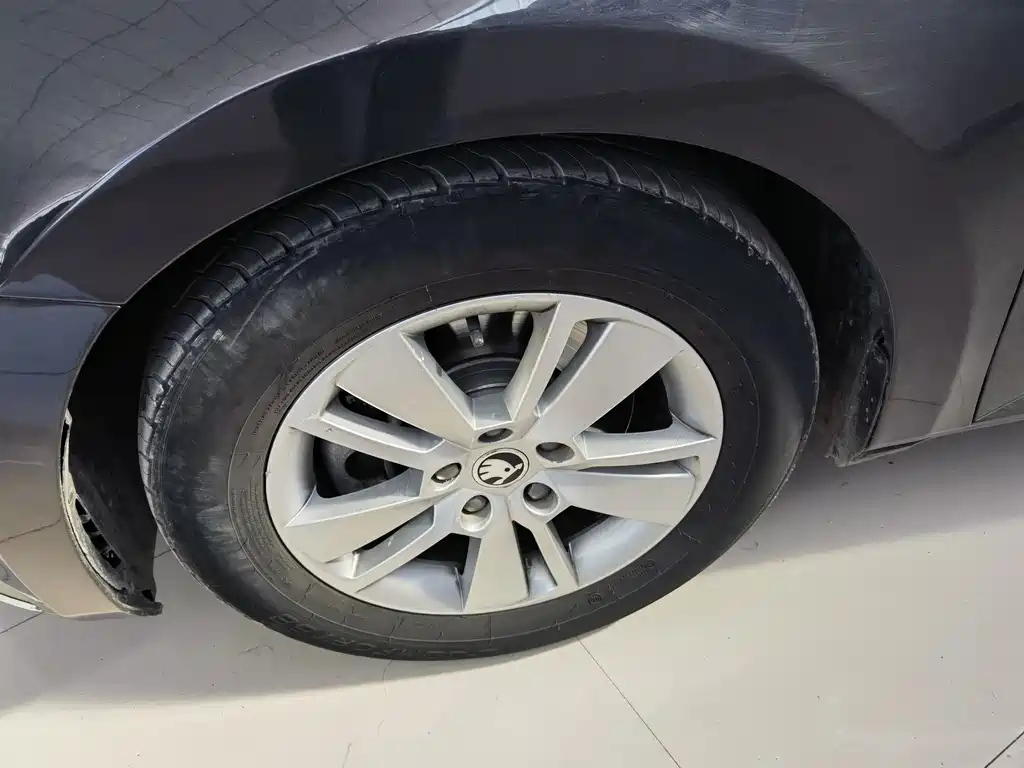 SKODA SUPERB 2017