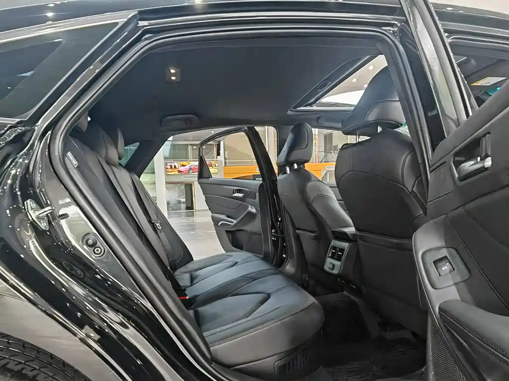 TOYOTA AVALON 2022