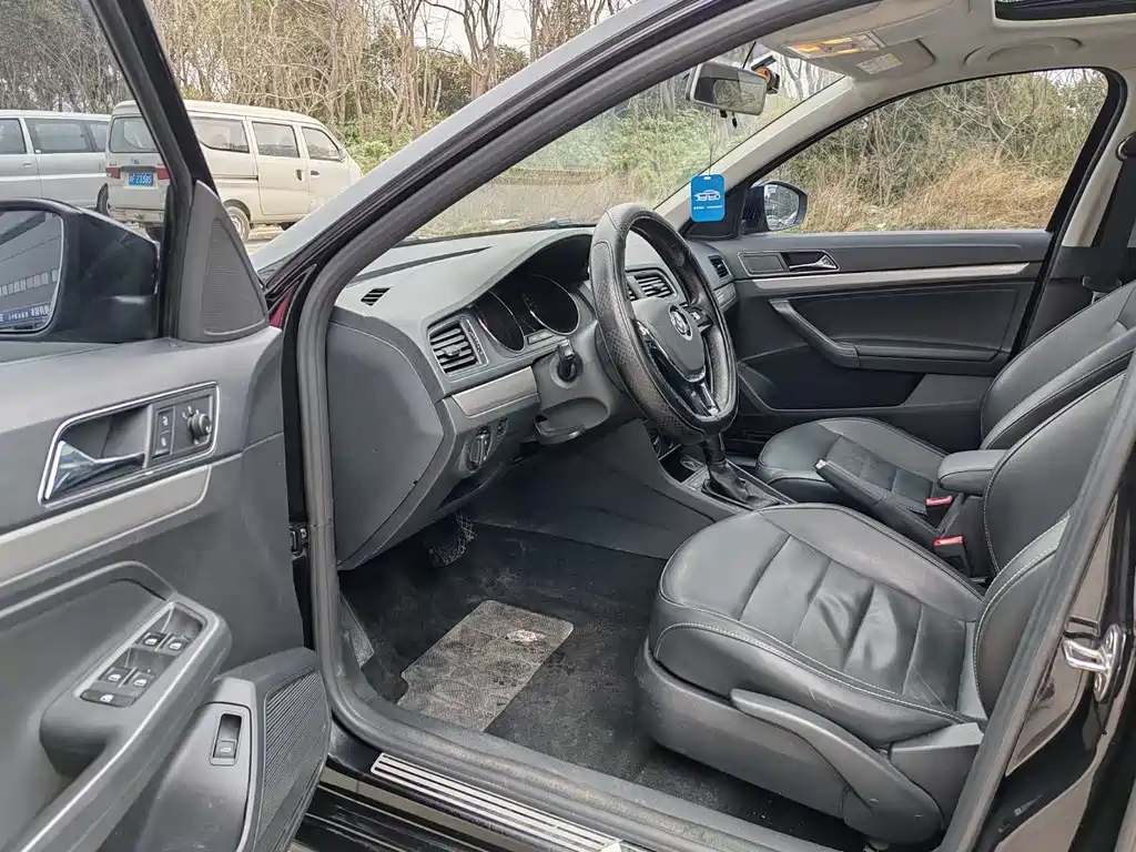 VOLKSWAGEN LAVIDA 2017