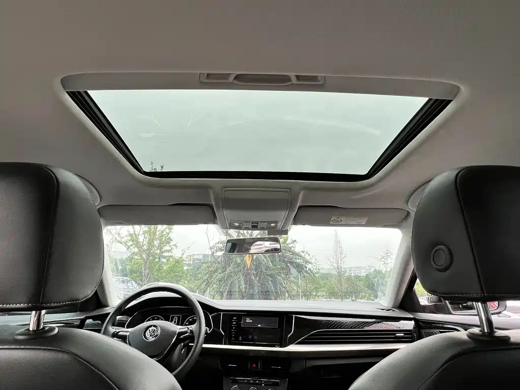 VOLKSWAGEN PASSAT 2021