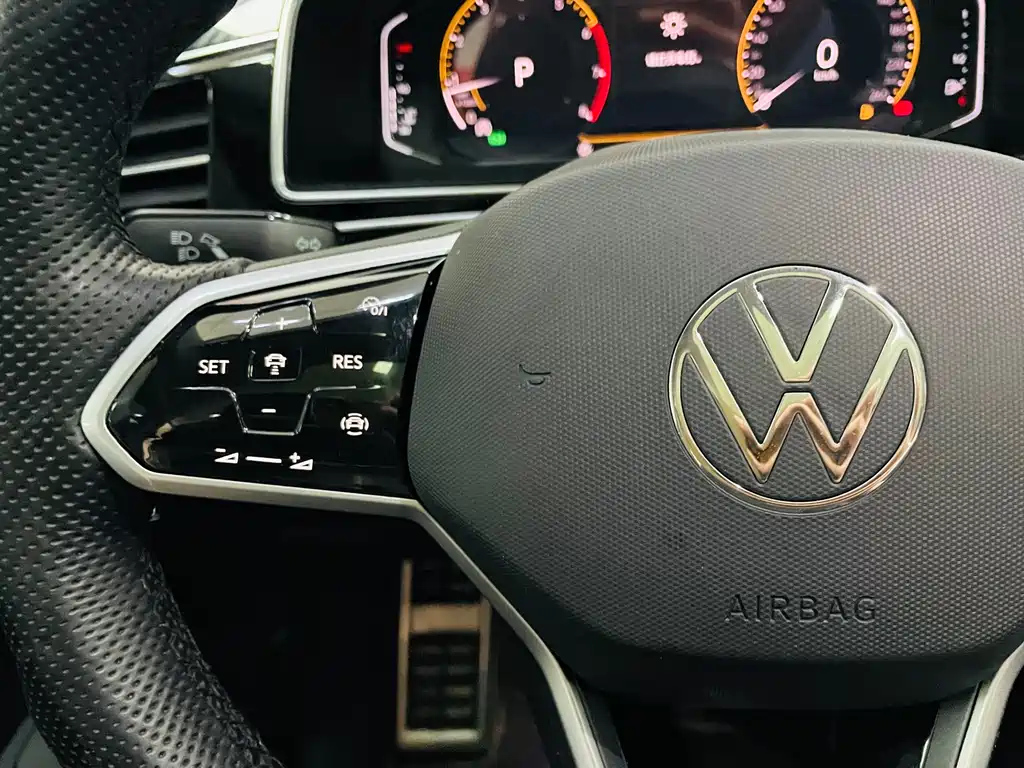 VOLKSWAGEN TIGUAN L 2021