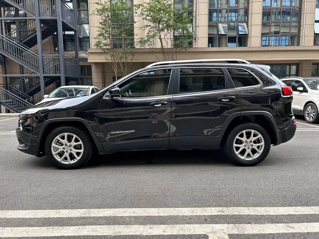 JEEP CHEROKEE 2016