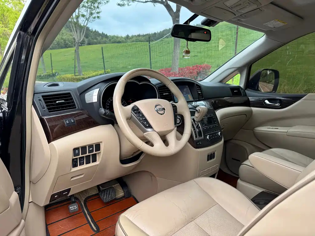 NISSAN QUEST 2014