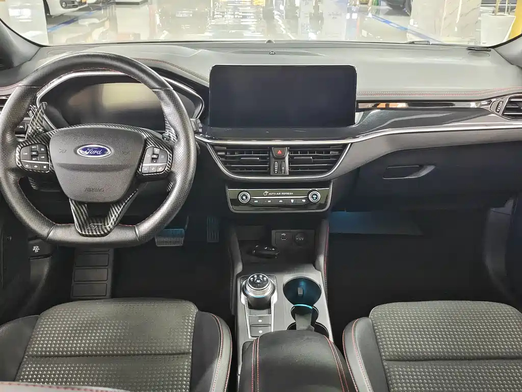 FORD FOCUS 2021