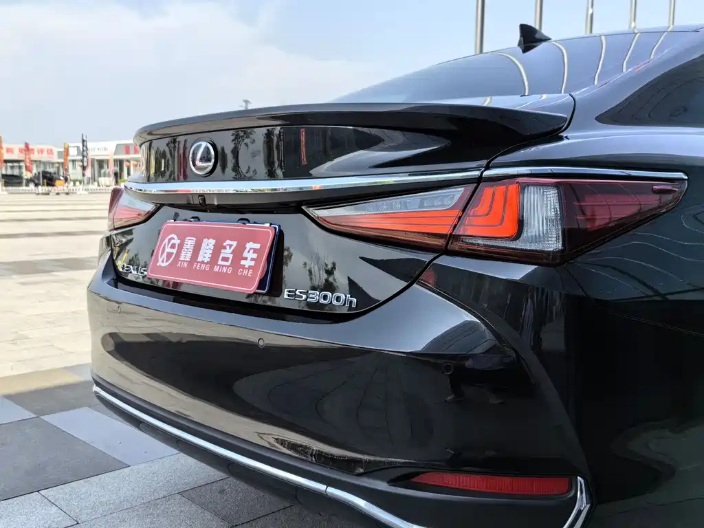 LEXUS ES 2022