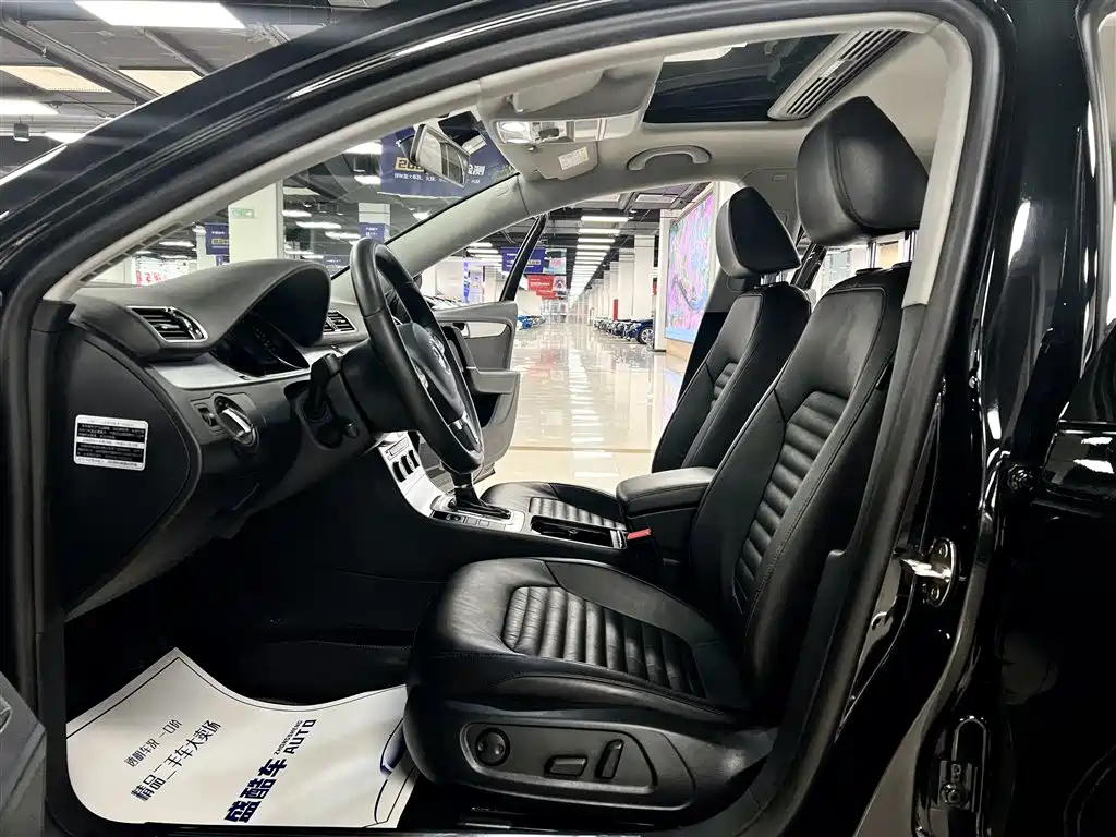 VOLKSWAGEN MAGOTAN 2016