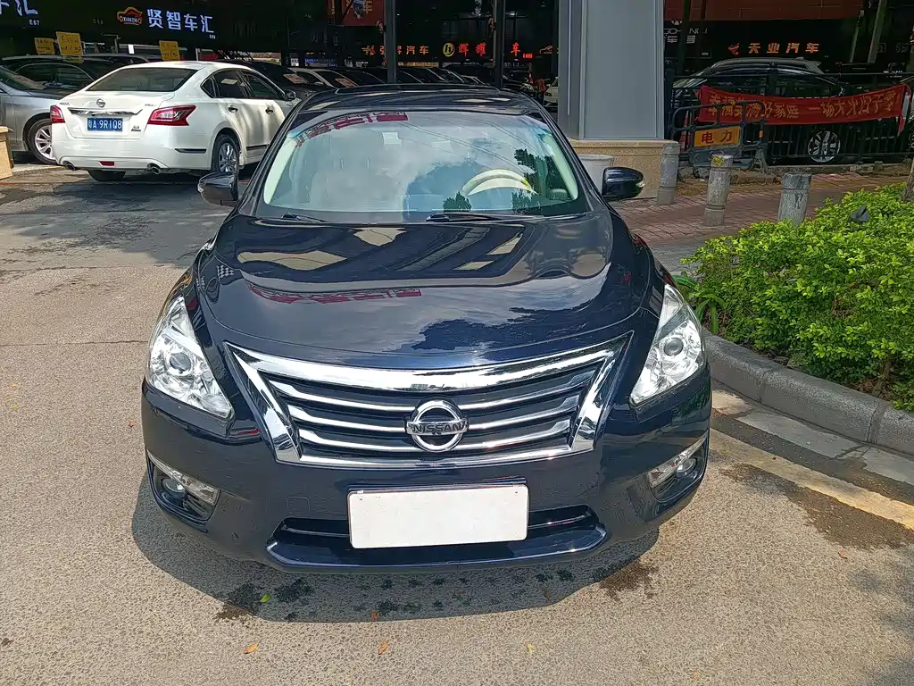 NISSAN TEANA 2015