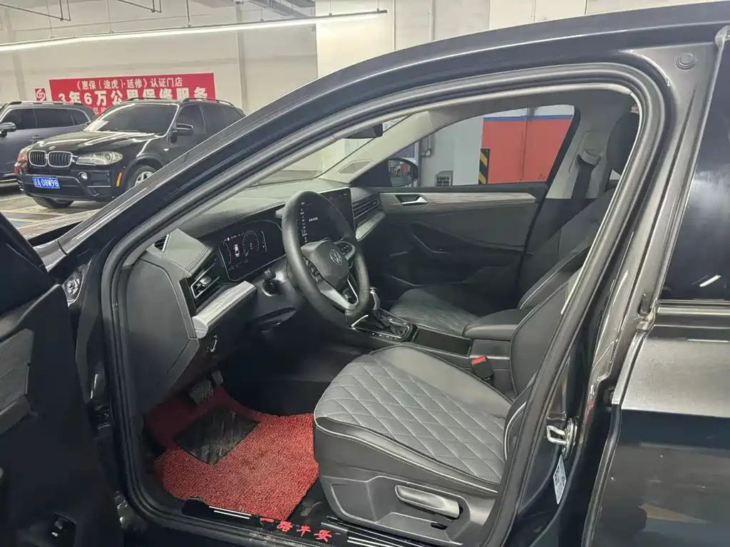 VOLKSWAGEN SAGITAR 2022