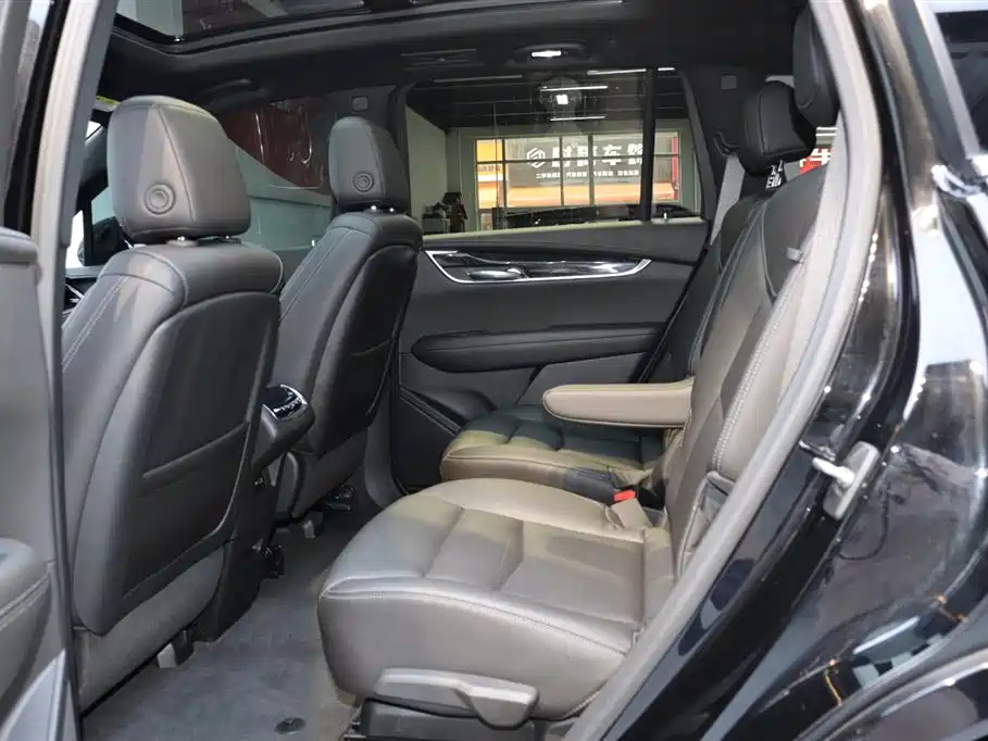 CADILLAC XT6 2021