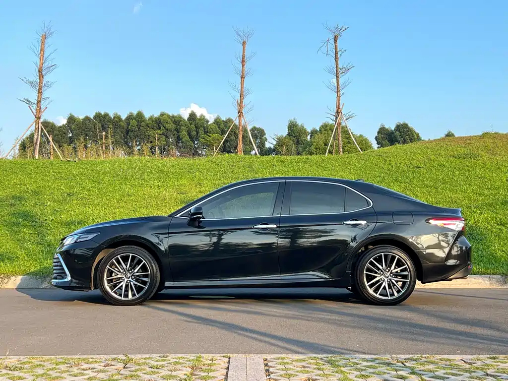 TOYOTA CAMRY 2023