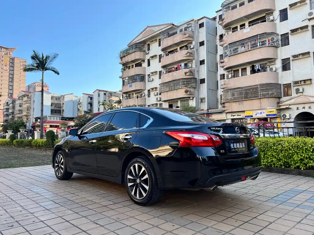 NISSAN TEANA 2018
