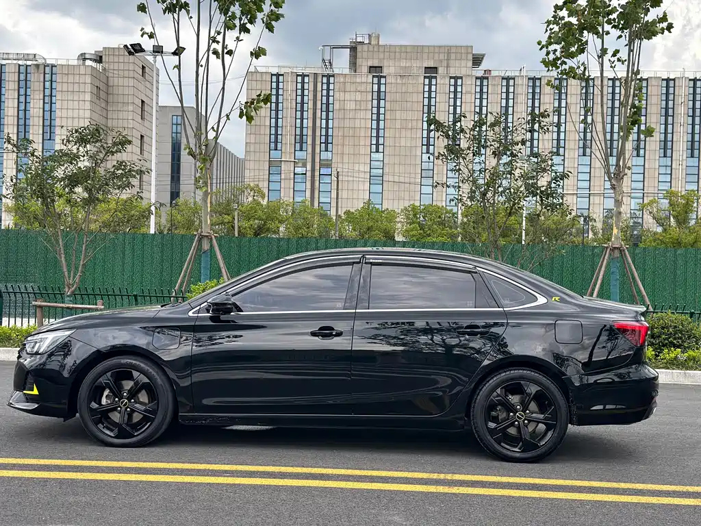 ROEWE I6 MAX 2021