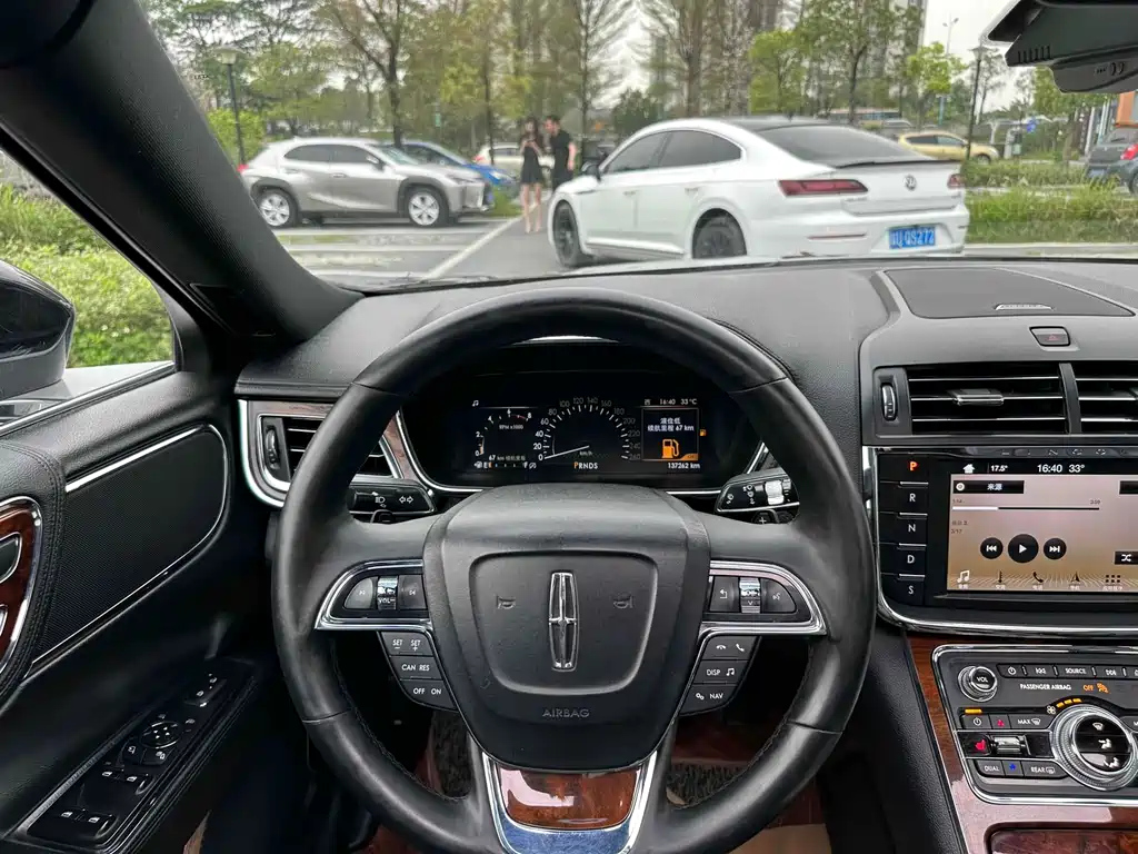 LINCOLN CONTINENTAL 2017